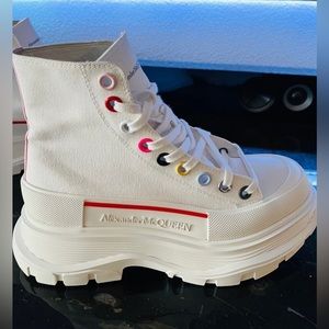 !GORGEOUS! ALEXANDER MCQUEEN TREAD SLICK CANVAS BOOTS SNEAKERS WHITE PINK